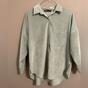 Women’s Zara button up shirt. Size Large. Soft material. (READ DESCRIPTION)